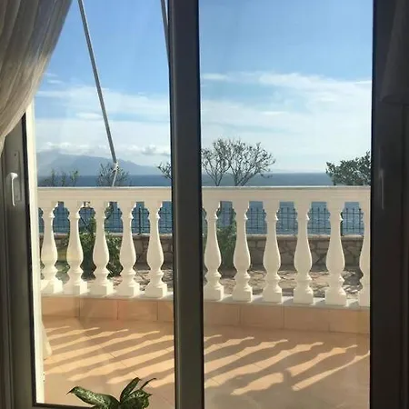 Giulia Beach House * Sarandë
