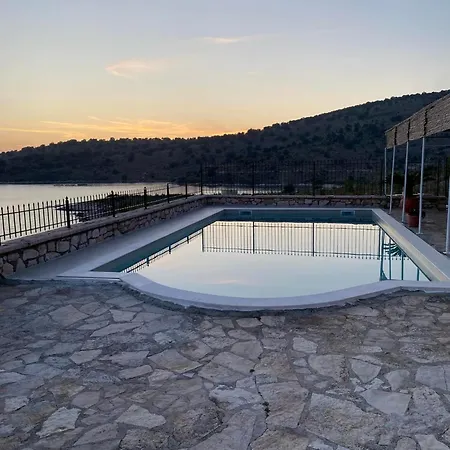 Giulia Beach House *